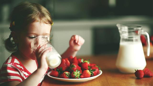 Δωρεάν γάλα σε 6.699 μαθητές του προγράμματος ‘’Διατροφή’’ για τη σχολική χρονιά 2023-24