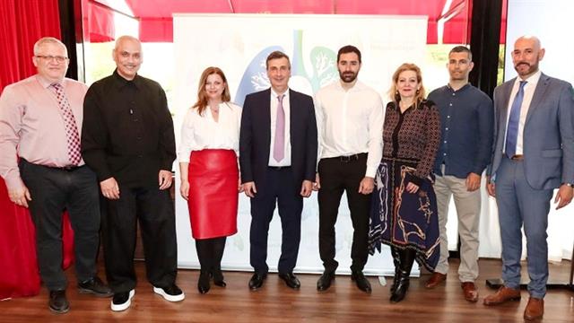 Όλοι έχουμε Πνευμόνια! Πνευμονολόγο;