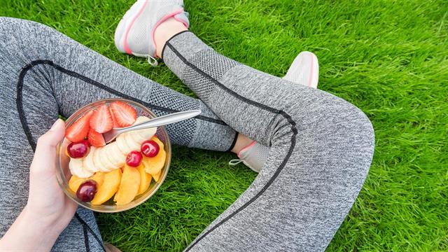 Πώς οι τροφές επηρεάζουν την περίοδο