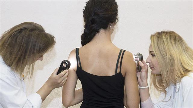 Προληπτικές δερματολογικές εξετάσεις στο νοσοκομείο Παπαγεωργίου