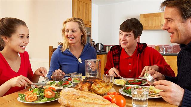 Έφηβοι και οικογενειακό περιβάλλον στην Ελλάδα [μελέτη]