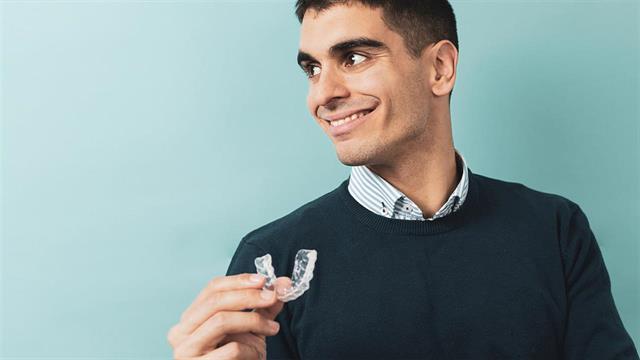 Με ποια διαταραχή συνδέεται το τρίξιμο των δοντιών [μελέτη]