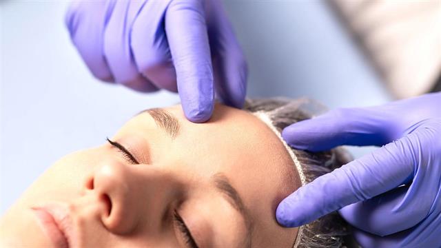 Γερμανία: Διαμάχη δερματολόγων και χειρουργών