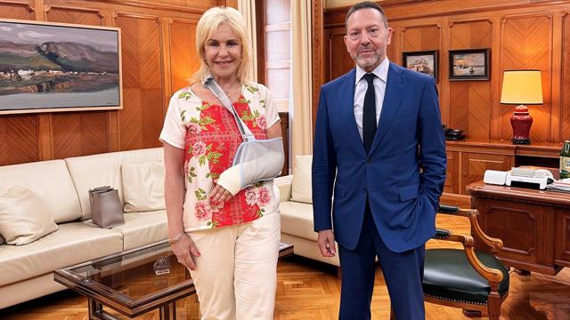 Συνάντηση του Γιάννη Στουρνάρα με την Ιουλία Τσέτη