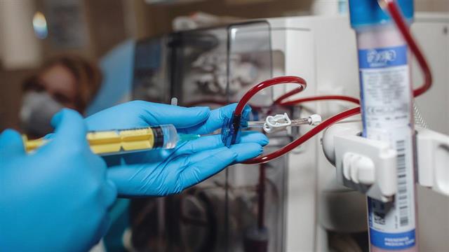 Στον αέρα οι ανασφάλιστοι αιμοκαθαιρόμενοι στις ιδιωτικές κλινικές μετά τις 30 Ιουνίου