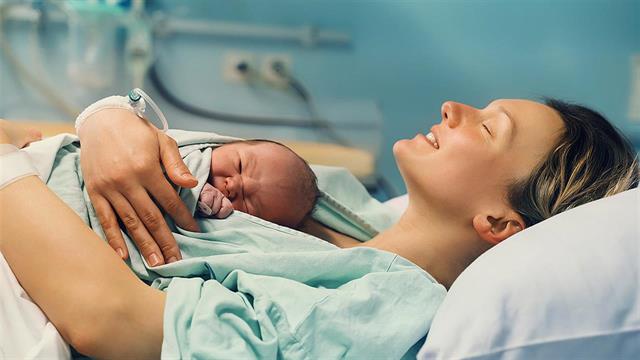 Δεν παρατηρήθηκε σχέση μεταξύ εμβολιασμού εγκύων κατά της COVID-19 και θνησιγένειας [μελέτη]