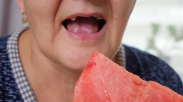 Πώς συνδέεται η χρόνια νεφρική νόσος με την απώλεια δοντιών σε ηλικιωμένες [μελέτη]