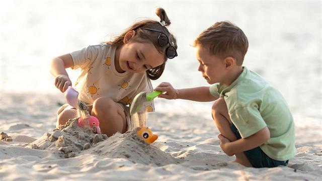 Από ποιες μολύνσεις κινδυνεύουν τα παιδιά στην παραλία