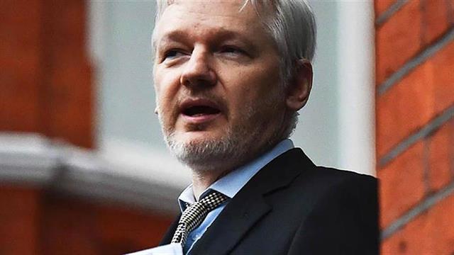 Τζούλιαν Ασάνζ: Η σύζυγός του ανησυχεί για την κατάσταση της υγείας του