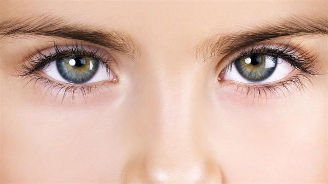 Βλεφαροπλαστική: Σε ποιον γιατρό θα πρέπει να απευθυνθείτε