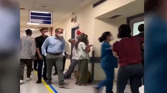 Αιφνιδιαστική επίσκεψη του Κ. Μητσοτάκη στο Λαϊκό Νοσοκομείο