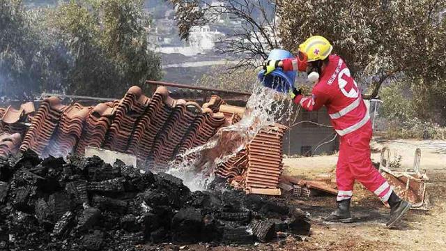 Φωτιά στην Πάτρα: Εκκενώθηκε το Καραμανδάνειο