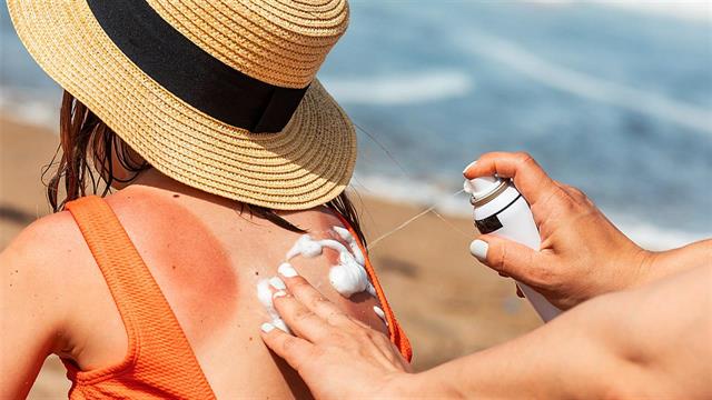 Ηλιακό έγκαυμα:  Πώς θα θεραπευτώ γρηγορότερα