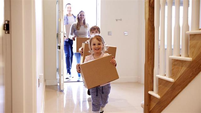 Πώς επηρεάζουν οι μετακομίσεις την ψυχική υγεία των παιδιών μελλοντικά [μελέτη]