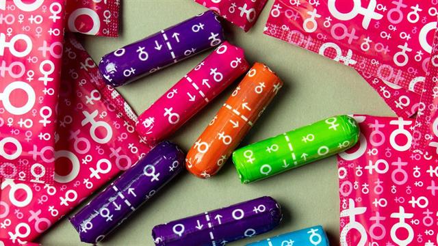 Γιατί βυθίζονται οι πωλήσεις ταμπόν - Πού στρέφονται τώρα οι γυναίκες