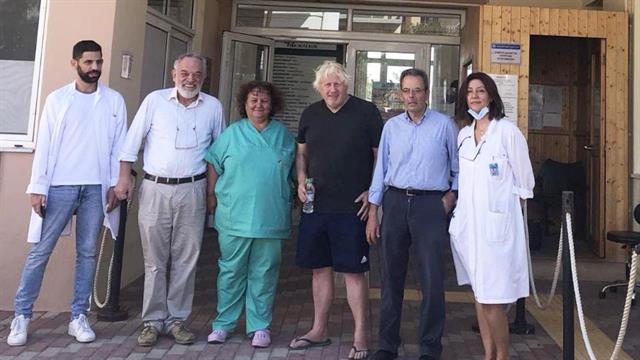 Στο νοσοκομείο Καρύστου ο Μπόρις Τζόνσον - Τραυματίστηκε ο γιος του