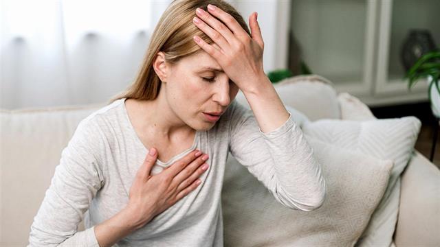 Ο καρδιακός κίνδυνος αυξάνεται σημαντικά στις γυναίκες κατά την εμμηνόπαυση [μελέτη]