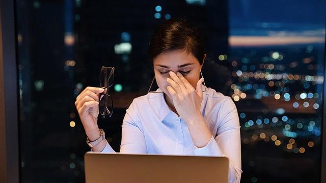 Σύνδρομο της κοπιωπίας: Πώς επηρεάζονται τα μάτια