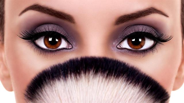 Μακιγιάζ: Αυτοπεποίθηση χωρίς… “παρενέργειες”