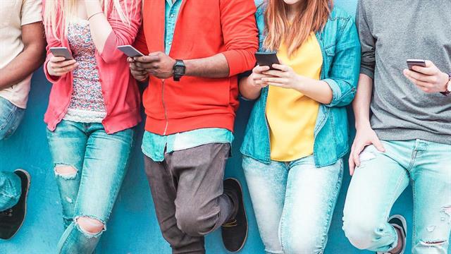 Έφηβοι και χρήση κοινωνικών δικτύων: Τα υπέρ και τα κατά