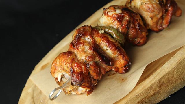 Σαλμονέλα σε κοντοσούβλι κοτόπουλο εντόπισε ο ΕΦΕΤ