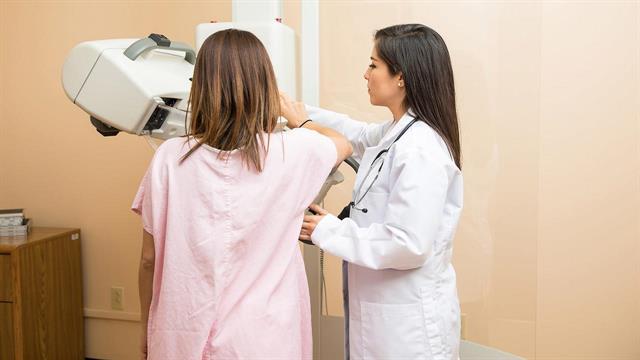 Στο Ταμείο Ανάκαμψης η διενέργεια προληπτικών διαγνωστικών τεστ μαστογραφίας κατά του καρκίνου