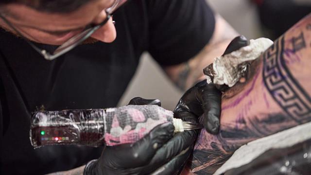 Τατουάζ: Πόσο επικίνδυνο είναι για το δέρμα [μελέτη]