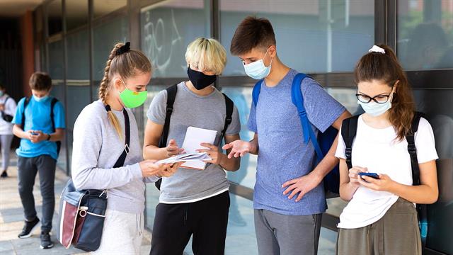 Πώς επηρέασε ο κορωνοϊός τη ζωή των εφήβων και των νέων στην Αυστρία