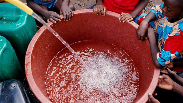 Έξαρση χολέρας στην Αγκόλα με περισσοτερους από 100 νεκρούς
