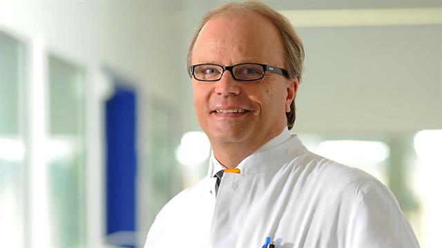 Ενας πρωτοπόρος στην εκπαίδευση ΚΑΡΠΑ επίτιμος διδάκτορας του ΑΠΘ