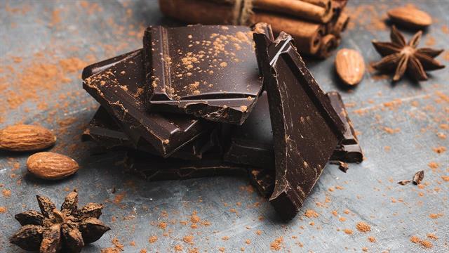 Σκούρα σοκολάτα: Γιατί θεωρείται υγιεινή