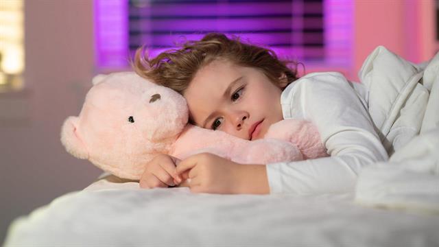 Αϋπνία στα παιδιά: Πού οφείλεται και πώς αντιμετωπίζεται
