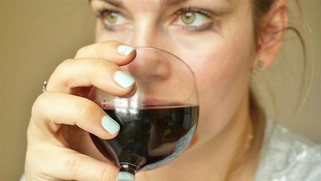 Αλκοόλ και επιδερμίδα: Μια κακή σχέση