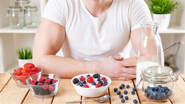 Κατανάλωση φρούτων, διαιτητικών ινών και γαλακτοκομικών πιθανόν συνδέεται με χαμηλότερο κίνδυνο εμβοών [μελέτη]