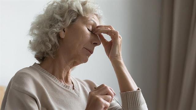 Η υπνηλία συνδέεται με διπλάσιο κίνδυνο άνοιας για γυναίκες άνω των 80 ετών [μελέτη]