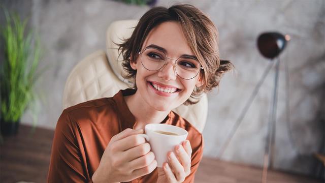 Πώς επηρεάζει η καφεΐνη το μυαλό και το σώμα