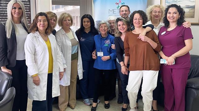 Σκύλοι θεραπείας στο νοσοκομείο Μεταξά