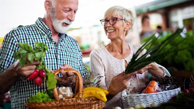 Πώς η διατροφή και η καλή γήρανση πηγαίνουν χέρι-χέρι