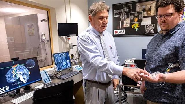 Ερευνητές ανέπτυξαν φορητή συσκευή που βοηθά στην ανάρρωση ασθενών με εγκεφαλικό επεισόδιο