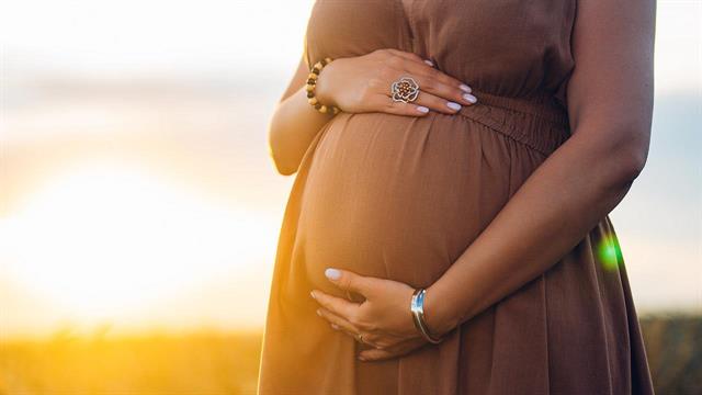 Η εγκυμοσύνη είναι πιθανό να προστατεύει από τη long Covid [μελέτη]