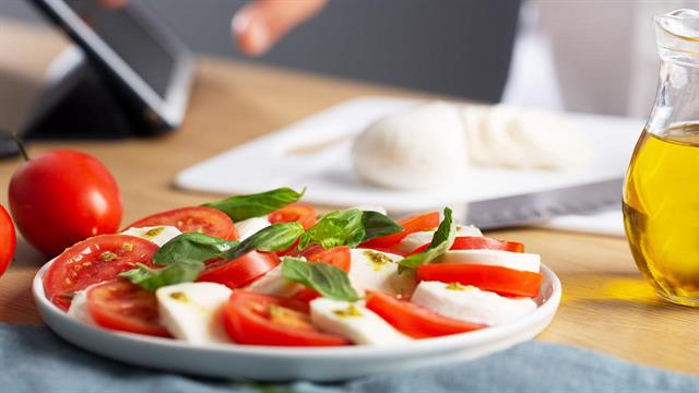 Η νηστεία της Μεγάλης εβδομάδας και η νοσηρότητα κατά το Πάσχα: Ιατρικές συστάσεις