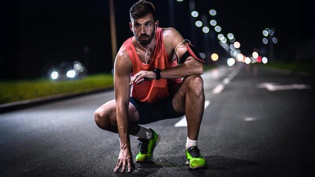 ‘Eντονη βραδινή άσκηση συνδέεται με διαταραγμένο ύπνο [μελέτη]