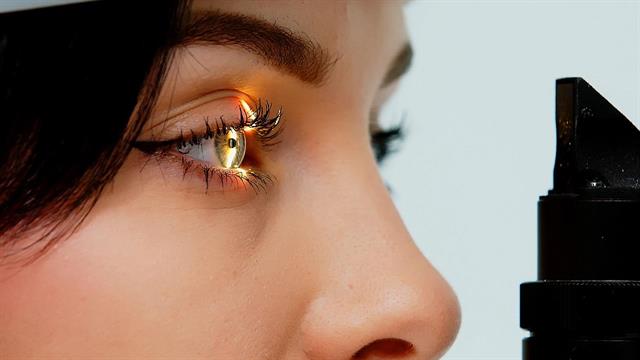 Εθελοντές είδαν ένα νέο χρώμα με διέγερση του αμφιβληστροειδούς