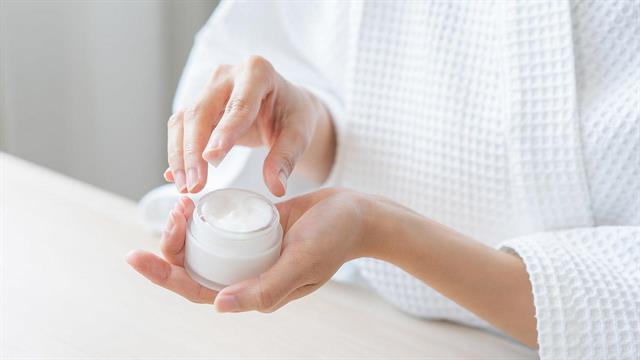 Επικίνδυνα χημικά σε 2 από τις 15 λοσιόν σώματος που εξετάστηκαν στην Αυστρία