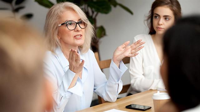 Σπάζοντας τη σιωπή: Η εμμηνόπαυση στον χώρο εργασίας