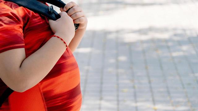 H λήψη αντιβιοτικών πριν την ηλικία των 2 ετών συνδέεται με παχυσαρκία στην παιδική ηλικία [μελέτη]