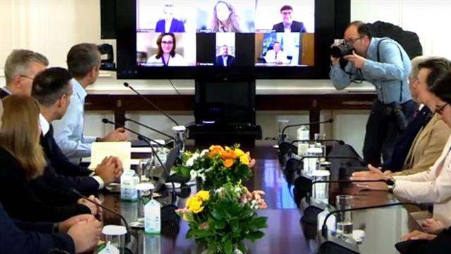 Διαδικτυακή συνάντηση Μητσοτάκη με Έλληνες γιατρούς του εξωτερικού