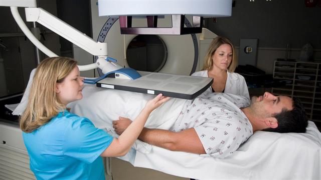 Γυναίκες ή άντρες κινδυνεύουν με πρόωρο θάνατο από τις 20 πιο σοβαρές παθήσεις;