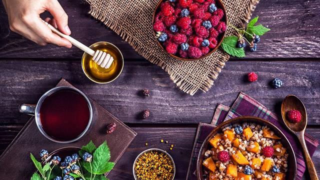 Μαύρο τσάι και μούρα προάγουν την υγιή γήρανση [μελέτη]