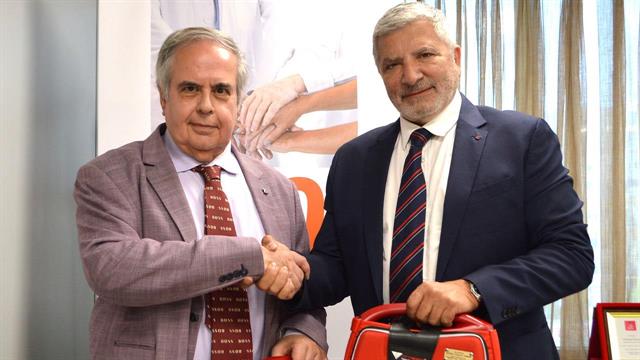 ΙΣΑ: Δωρεά δύο απινιδωτών για τους κατοίκους της Καλύμνου